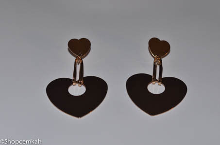 Lightweight heart shaped earring