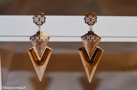 Diamond shape earring