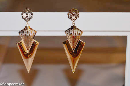 Diamond shape earring