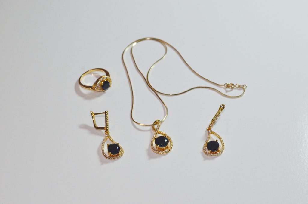 Black and gold necklace stone