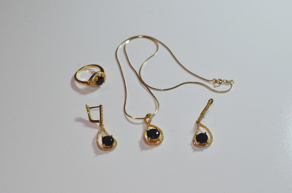 Black and gold necklace stone