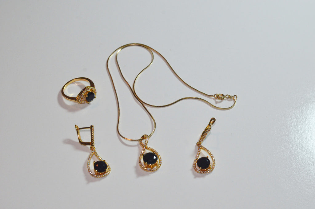 Black and gold necklace stone