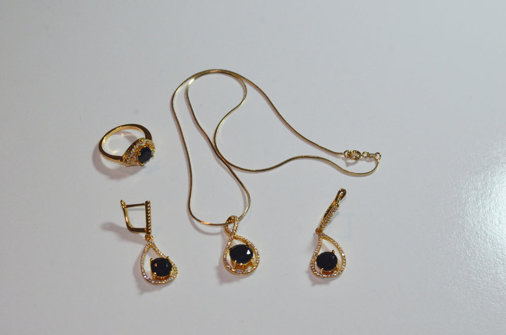 Black and gold necklace stone