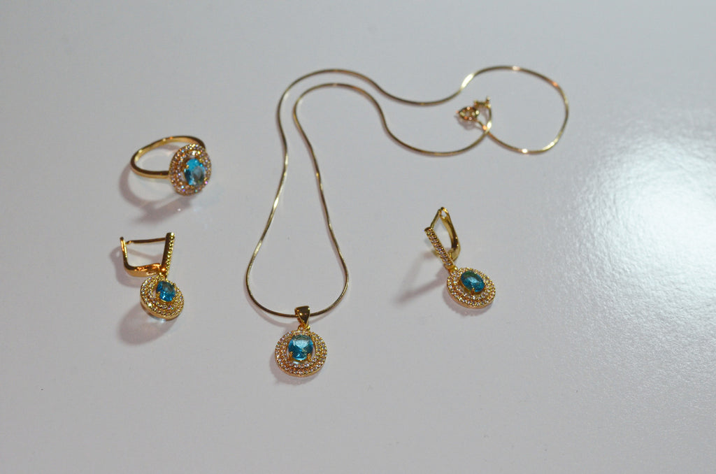 Light teal necklace set