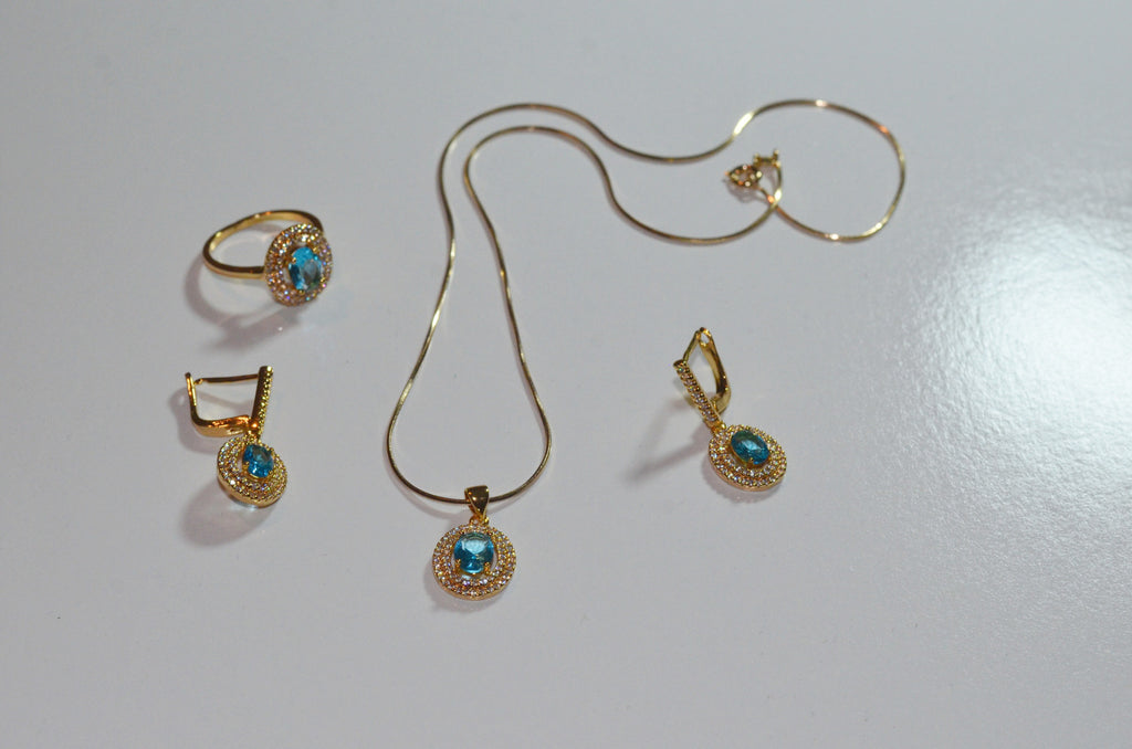 Light teal necklace set