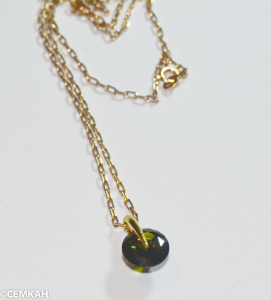 Green gemstone necklace