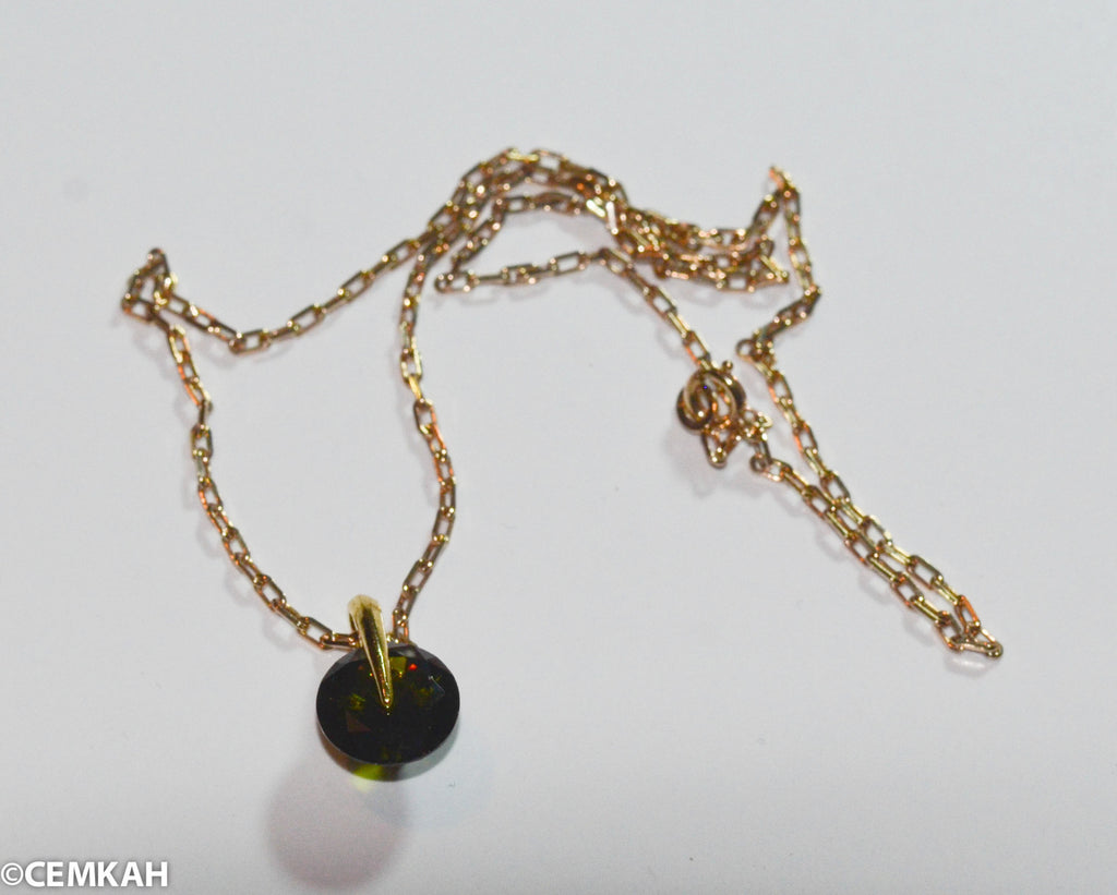 Green gemstone necklace