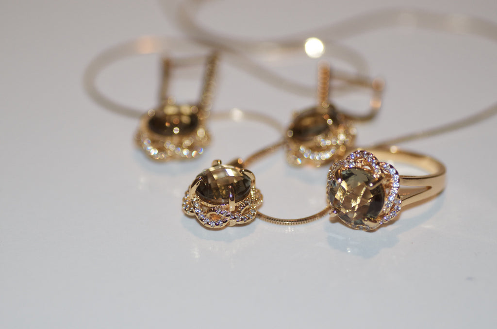 light green Necklace Set