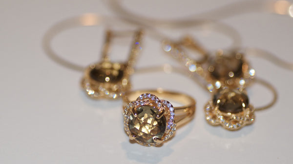 light green Necklace Set