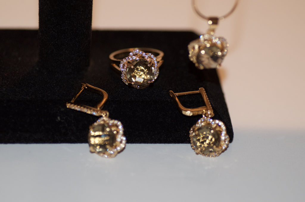 light green Necklace Set