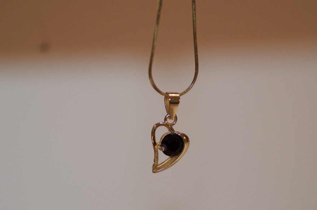 Black heart necklace