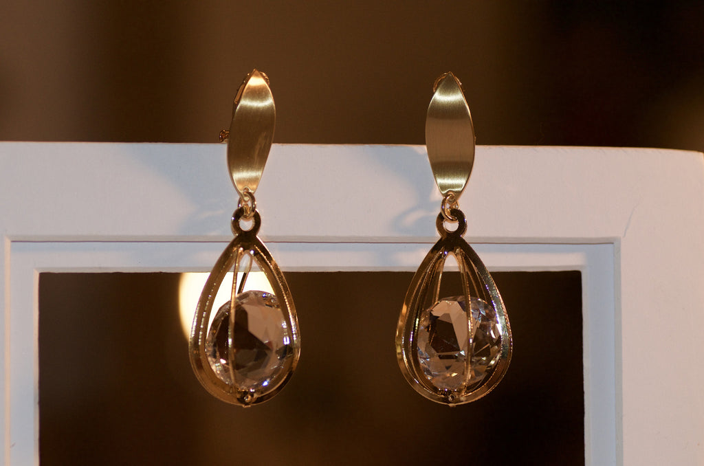 Large crytal drop earring