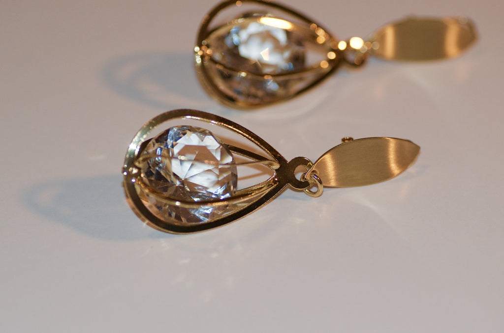 Large crytal drop earring