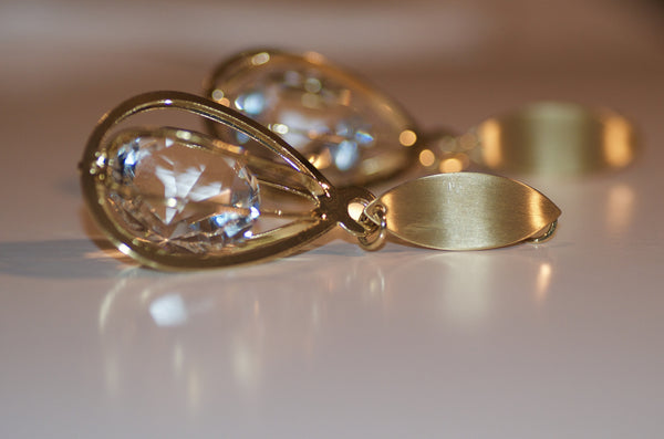 Large crytal drop earring