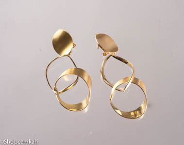 Gold drop earring