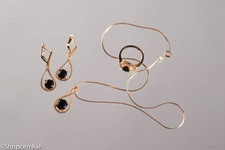 Black and gold necklace stone